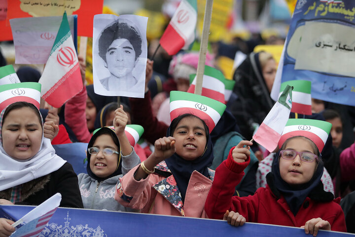 ابهامات دانشآموزان را با گفتوگو رفع کنیم