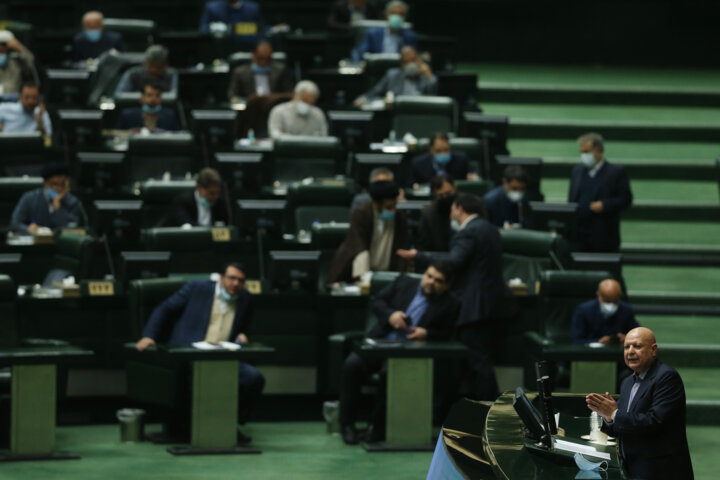 کمیسیون برنامه مجلس چه تغییراتی در لایحه افزایش حقوق اعمال کرد؟