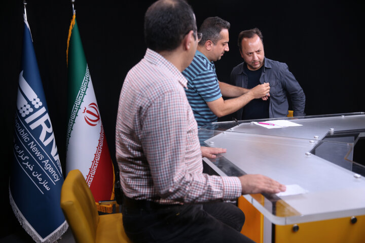 الان اصطلاح «خیابان خلوت کن» برای سریالها شوخی است/ زنپوشی اکبر عبدی هم دیگر جواب نمیدهد+ فیلم