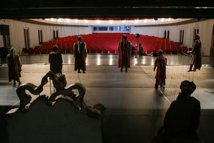 ناگفتهها و نادیدههایی از اپرای عروسکی عاشورا؛ غریبپور: من برای نام ایران کار کردهام+ فیلم