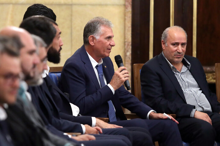 بدرقه ملیپوشان فوتبال ایران با حضور آیتالله رئیسی/کیروش: قلبمان با هواداران است