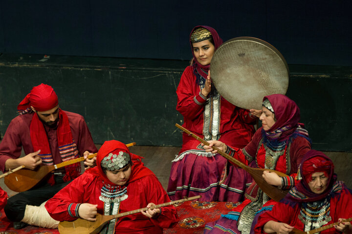 هنرمندان موسیقی نواحی از اصالتها فاصله گرفتند/ شورایی برگزارشدن جشنواره