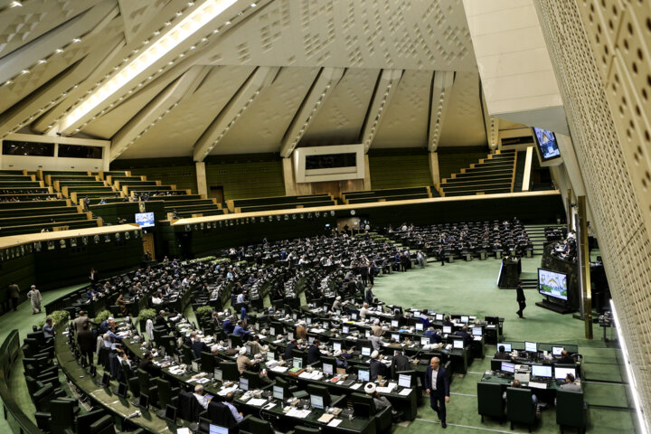 انگیزه بازنشستگان برای شرکت در ماراتن انتخابات مجلس چیست؟