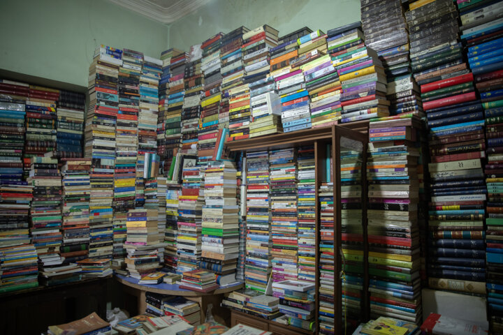 اجازه ندهیم کتابفروشیها تعطیل شوند