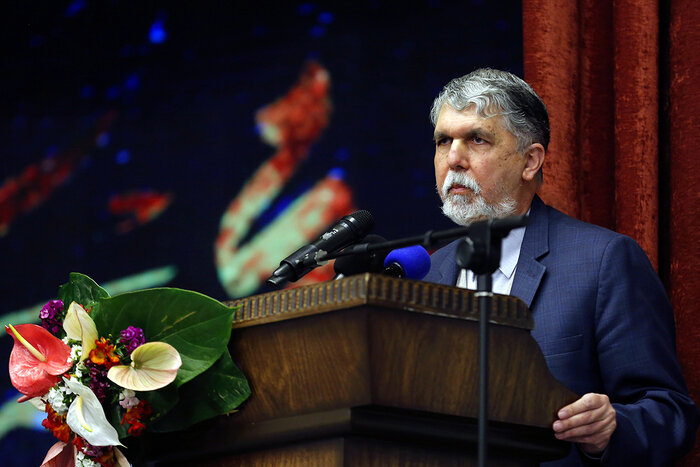 سیدعباس صالحی میتواند به فرهنگ و هنر کشور کمک کند