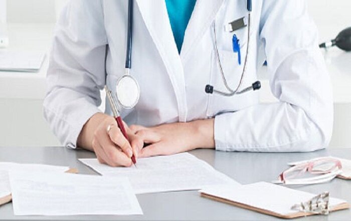 سلامت مردم زیر تیغ پزشک نماها