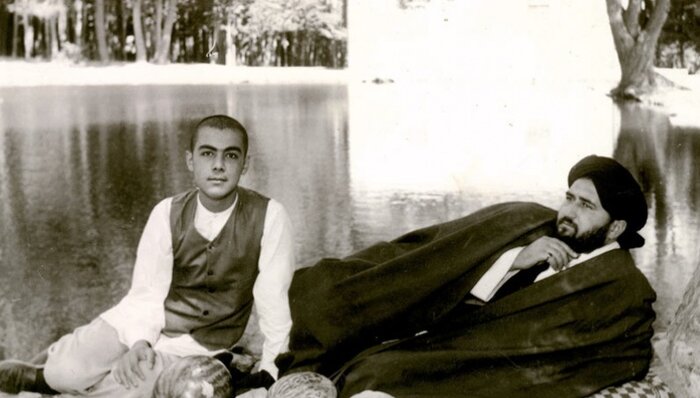 اولین گفتوگوی خارجی با پارسای ۷۶ ساله در محقرترین خانههای نجف 5 اولین گفتوگو با پارسای ۷۶ ساله در محقرترین خانههای نجف