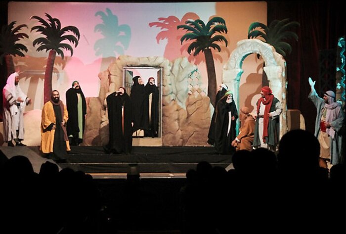 تئاترهایی که به حج پرداختند/ شکوه حرکت صحنه بر مدار طواف کعبه