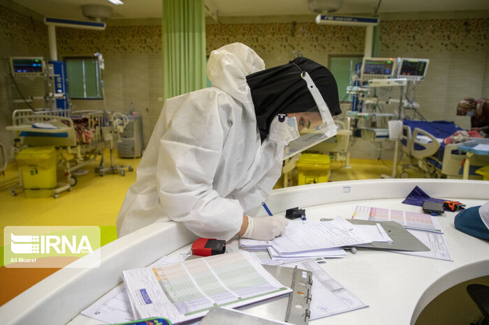 پرستاران با ناگفتههایی از حقوق پایین تا شیفتهای سنگین کاری