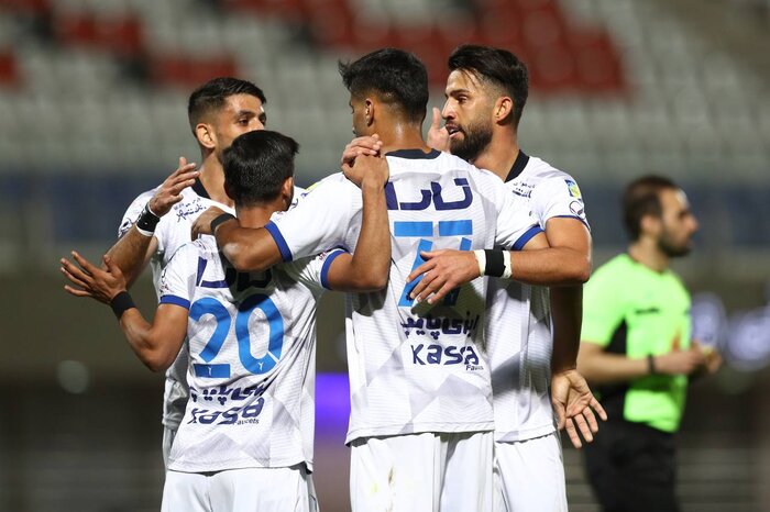 سه امتیاز طلایی استقلال از سیرجان؛ قلعهنویی دوباره به آبیها باخت