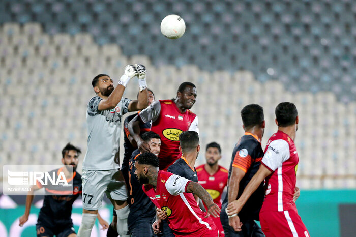 تاریخسازی طارمی، میهمان ناخوانده در اردوی بسکتبال و تثبیت صدرنشینی پرسپولیس