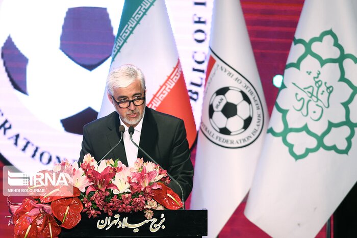 رونمایی از پیراهن تیم ملی و حاشیهسازی یک اسکیتباز در ترکیه