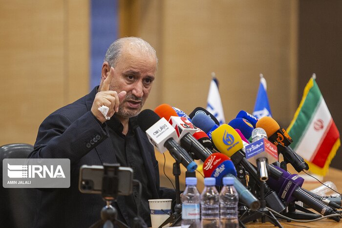 بدرقه ملیپوشان فوتبال ایران با حضور آیتالله رئیسی/کیروش: قلبمان با هواداران است