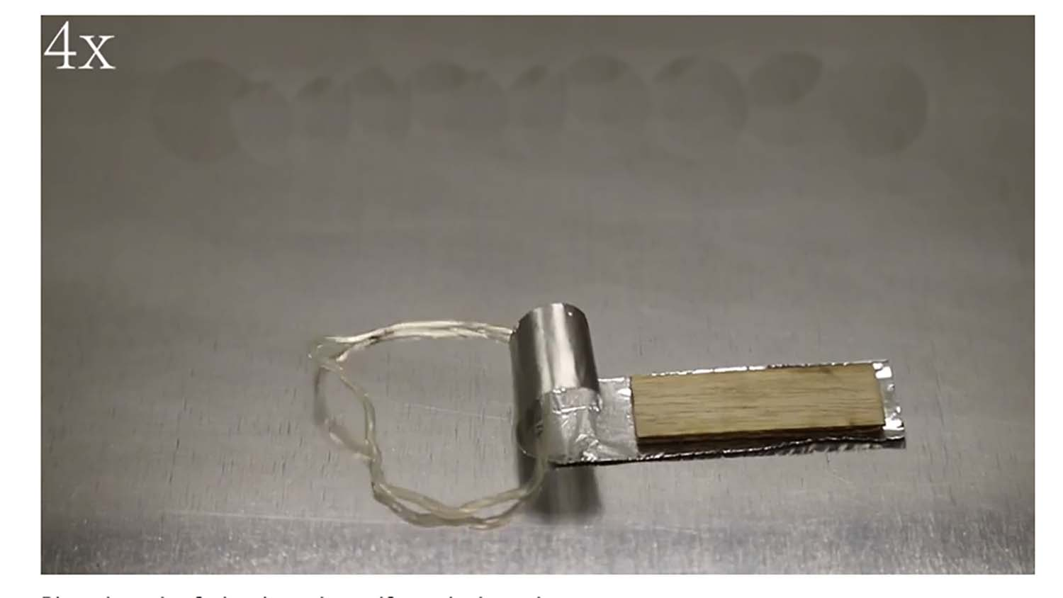 ربات نرم بازیگوش روی سطوح میخزد + فیلم