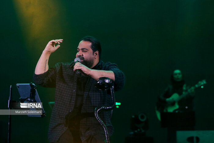 خزان را با روایت محسن چاوشی، رضا صادقی و سیروان خسروی بشنویم