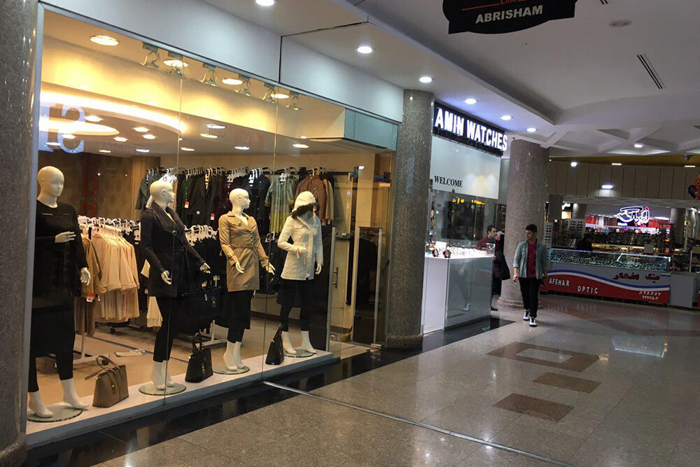 ساماندهی ویترینها و مانکنهای مغازهها در البرز ضروری است ساماندهی ویترینها و مانکنهای مغازهها در البرز ضروری است