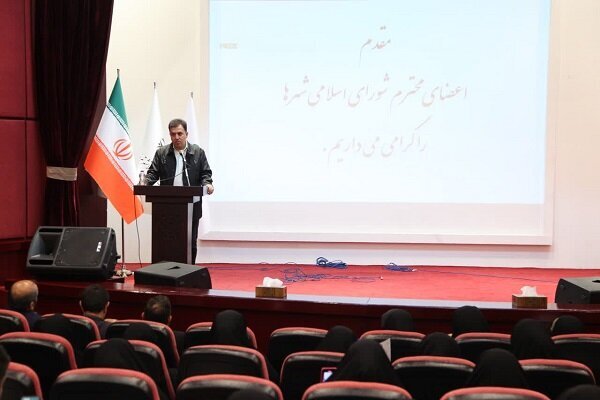 توسعه همه جانبه شهرها با حضور زنان در عرصههای مختلف محقق میشود