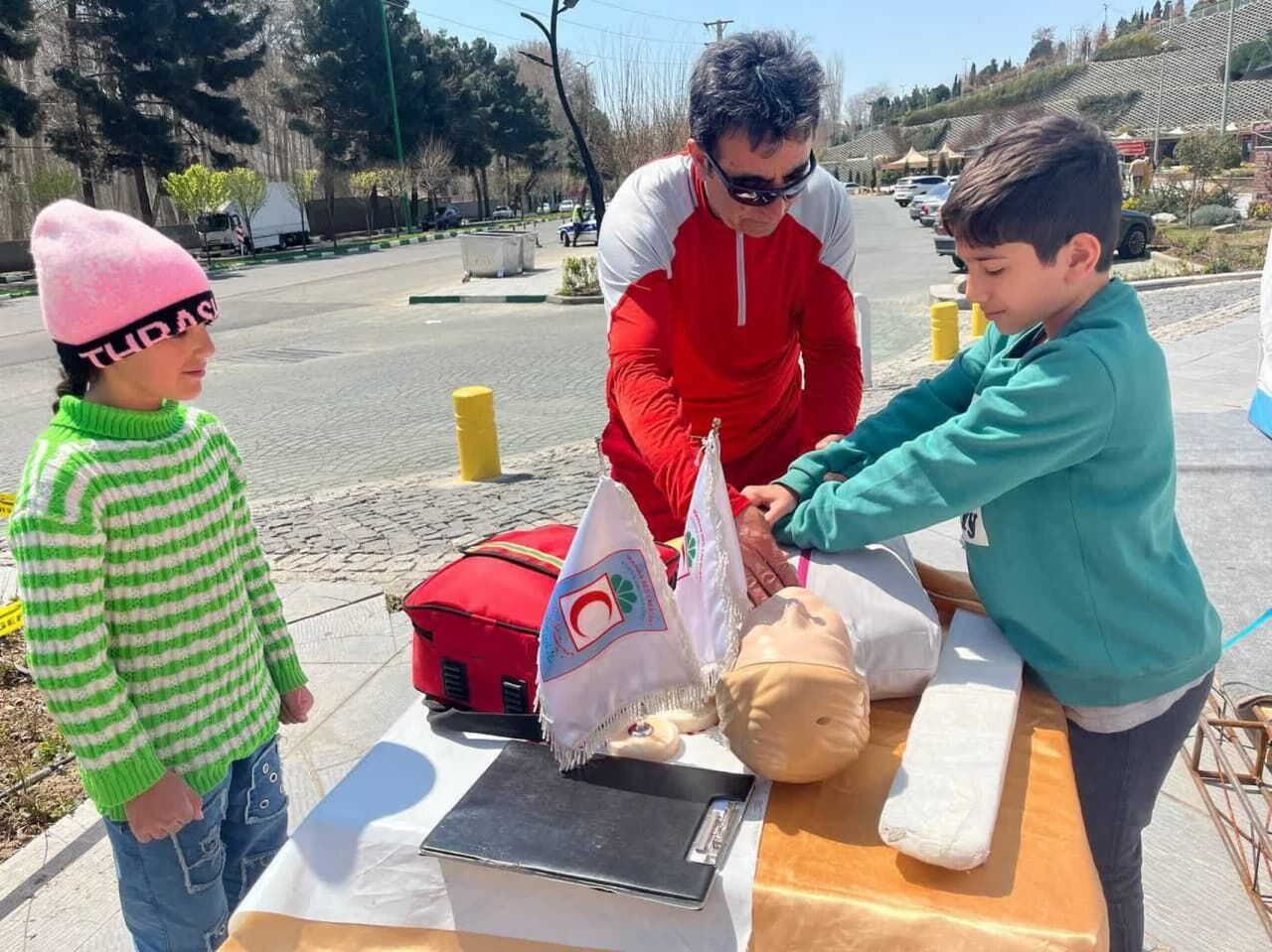 ۲۴۰ هزار نفر در طرح نوروزی هلال احمر البرز خدمات دریافت کردند ۲۴۰ هزار نفر در طرح نوروزی هلال احمر البرز خدمات دریافت کردند