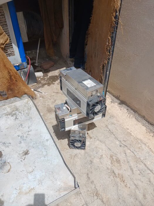 ۱۰ دستگاه ماینر در قم کشف شد