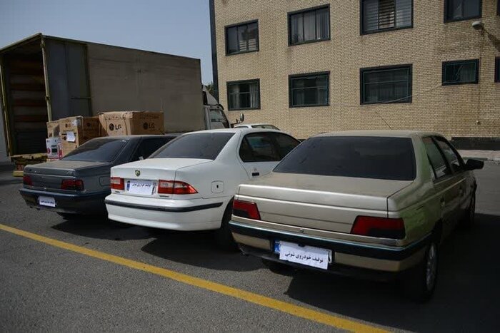 کشف یک هزارو ۳۰۰ میلیارد ریال کالای قاچاق در البرز