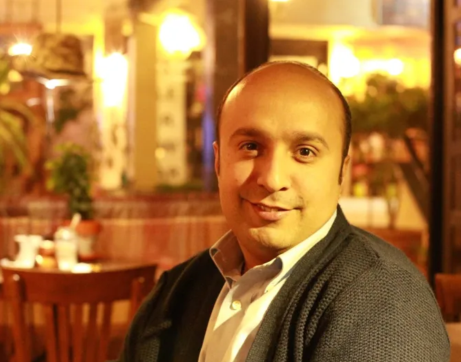 فرزاد حسنی: وظیفه تهییج جامعه را نداریم / ثبتنام ۲۱۷ اثر در دومین رویداد ملی پادکست فارسی