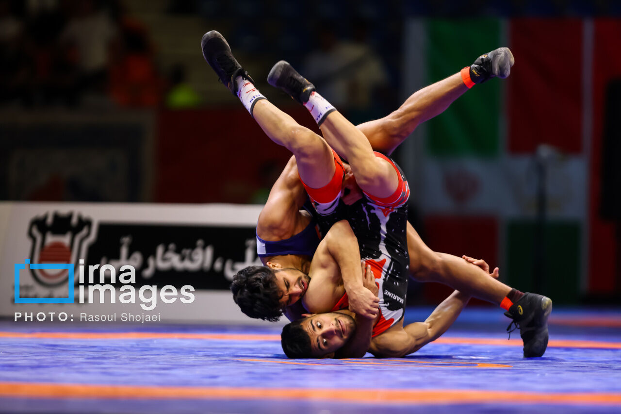 فیلم| اختتامیه مسابقات بینالمللی کشتی آزاد جام تختی در اصفهان فیلم| اختتامیه مسابقات بینالمللی کشتی آزاد جام تختی در اصفهان