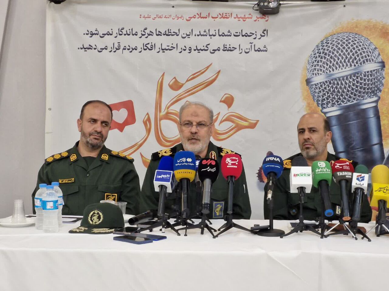 سخنگوی سپاه : جنگ اقتصادی دشمن یک فریب ادراکی است سخنگوی سپاه : جنگ اقتصادی دشمن یک فریب ادراکی است