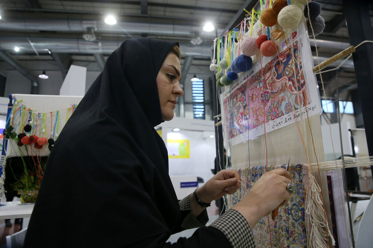 پرداخت ۷۵ میلیارد تومان وام کارگشایی به مددجویان کمیته امداد لرستان پرداخت ۷۵ میلیارد تومان وام کارگشایی به مددجویان کمیته امداد لرستان
