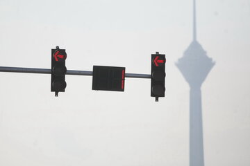 جریمه شدگان چراغ راهنمایی نارمک با شرکت کنترل ترافیک تهران تماس بگیرند