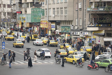 ۴۰۰ هزار راننده تاکسی تلفنی در انتظار سهمیه بنزین