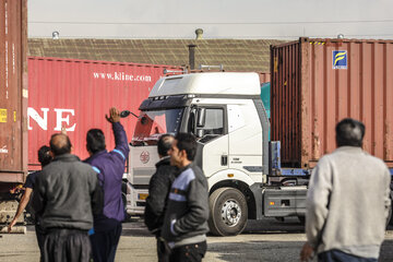 تردد بیش از ۹۸ هزار دستگاه کامیون از مرز بازرگان