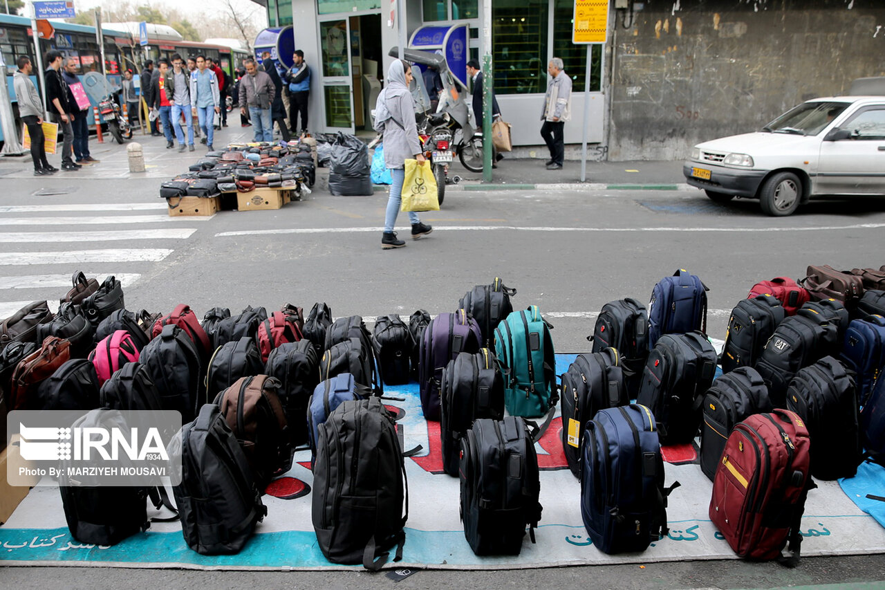 دستفروشان اطراف تئاتر شهر به دو بازارچه منتقل میشوند