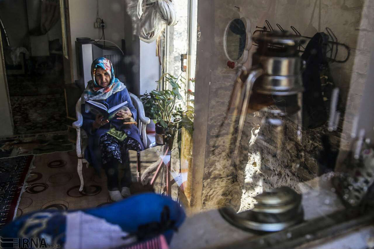 ۷۶ درصد مددجویان کمیته امداد خمین سالمند هستند ۷۶ درصد مددجویان کمیته امداد خمین سالمند هستند