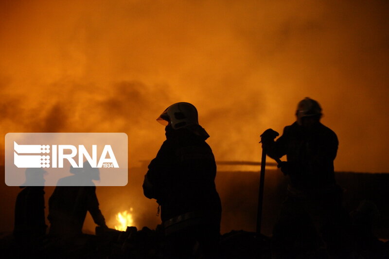 مجتمع تجاری اروند خرمشهر آتش‌ گرفت