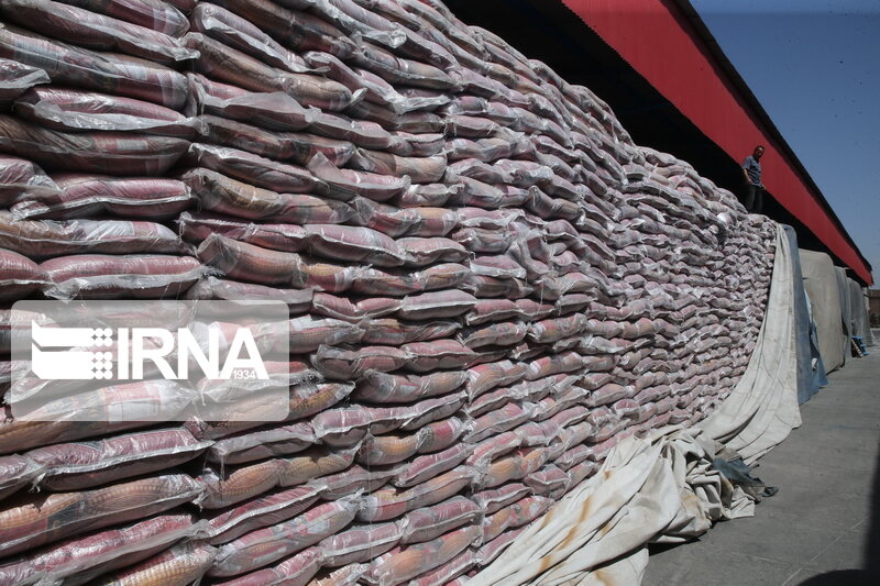 ۳۲۲ تن برنج از یک انبار در باوی کشف شد ۳۲۲ تن برنج از یک انبار در باوی کشف شد