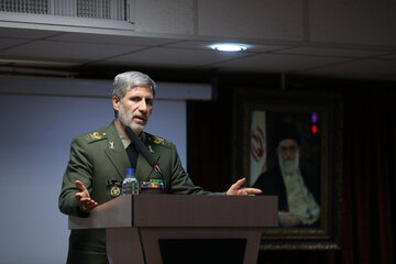  همانند قدرت دفاعی به یک قدرت اقتصادی تبدیل می‌شویم