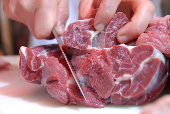 ۴۰۰ کیلوگرم گوشت قربانی بین نیازمندان میاندوآب توزیع شد