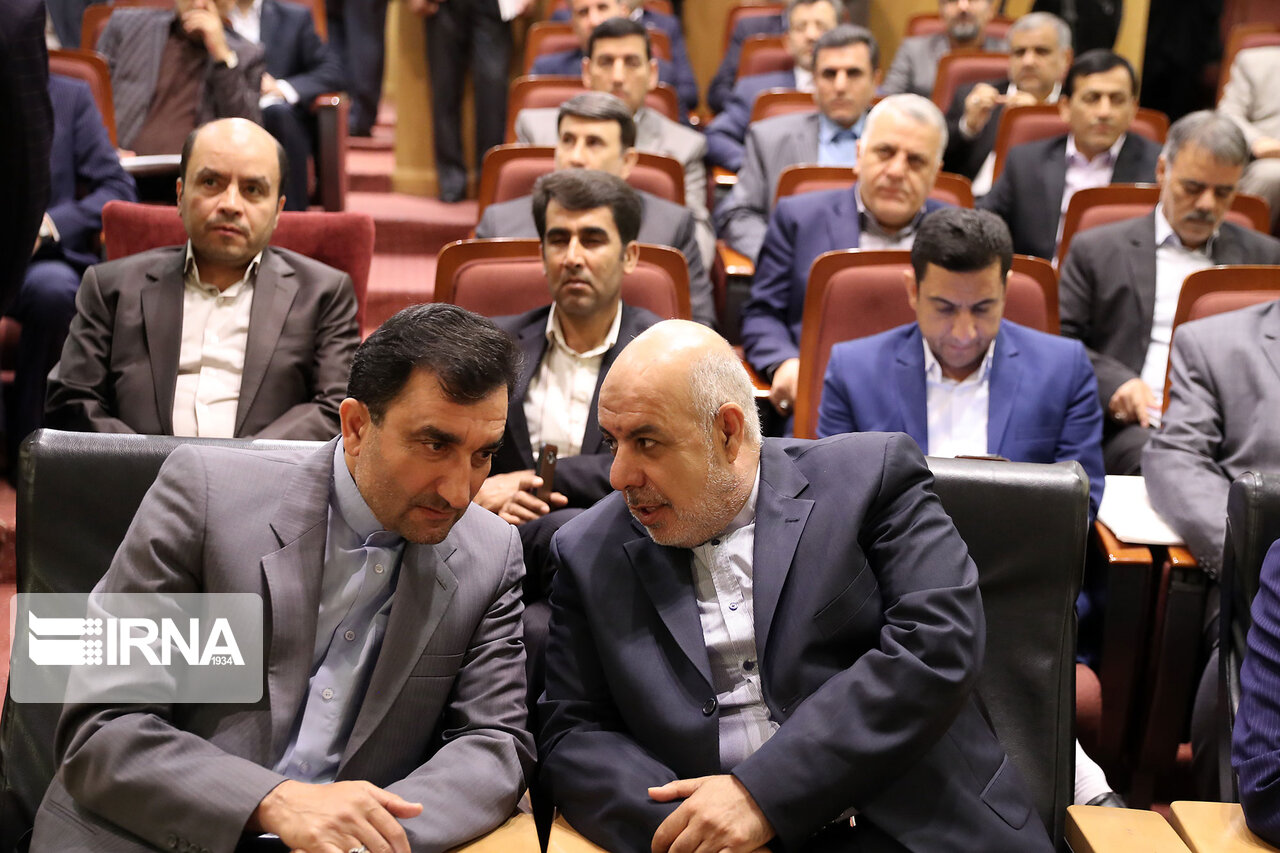 کارگاه آموزشی پیشگیری و مبارزه با قاچاق کالای دخانی کارگاه آموزشی پیشگیری و مبارزه با قاچاق کالای دخانی