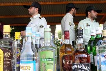 دادستان: ۱۲۰۰ لیتر مشروبات الکلی در مشگین شهر کشف شد