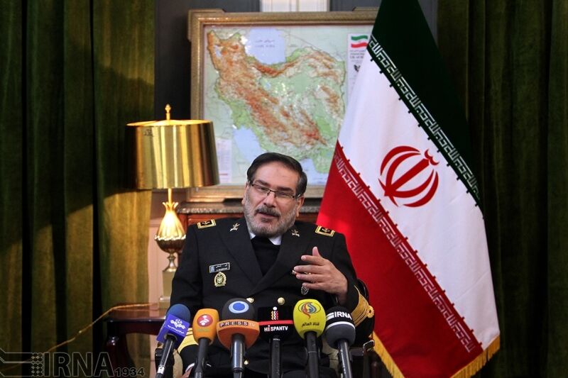 شمخانی: رفع تنش و شراکت راهبردی با همسایگان از اولویتهای ایران است