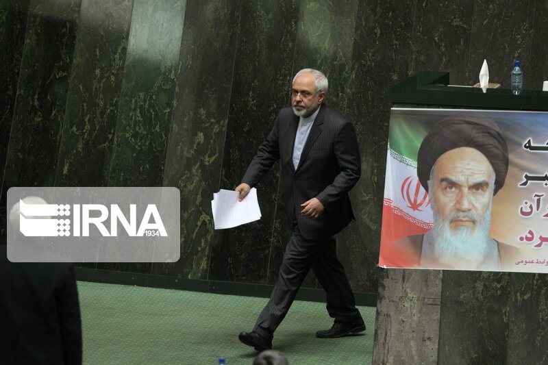 ۳ نماینده از پاسخ های ظریف قانع شدند ۳ نماینده از پاسخ های ظریف قانع شدند