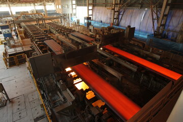 ورق فولادی در کارخانه فولاد قاینات تولید می‌شود