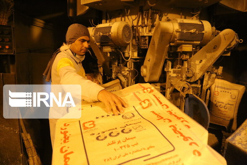 ۶۰ هزار پاکت سیمان در مناطق زلزله زده خراسان شمالی توزیع شد