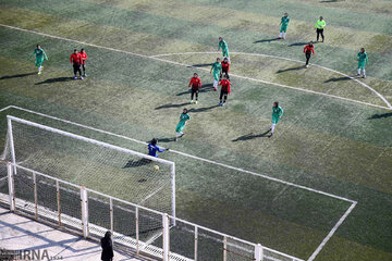تیم‌ فوتبال بانوان سپاهان برای قهرمانی در لیگ برتر تلاش می کند