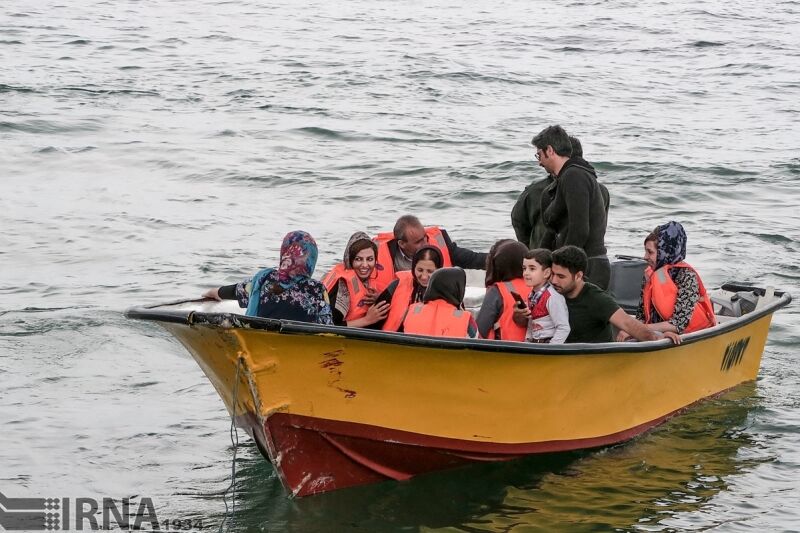 حدود ۲۰ هزار مسافر نوروزی از طریق شناورهای دریایی در ساحل مازندران جابجا شدند