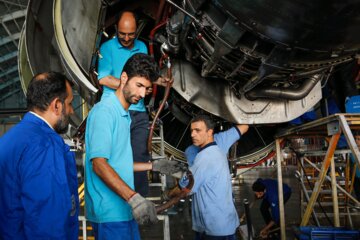 تعمیر و تعویض موتور ایرباس هما توسط مهندسان ایرانی