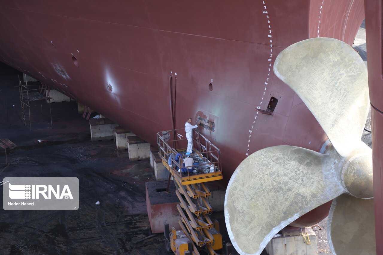 تعمیر ۶ شناور اقیانوس پیما در کشتی‌سازی «ایزو ایکو» هرمزگان به مرحله نهایی رسید