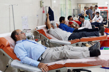 سالانه ۲ میلیون و ۲۰۰ هزار ایرانی خون اهدا می‌کنند