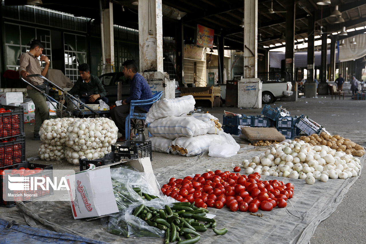 کاهش قیمت بیش از 30 درصدی پیاز و سیب زمینی