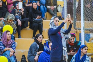 دیدار دوستانه تیم فوتبال سپاهان و منتخب کودکان کار ایران